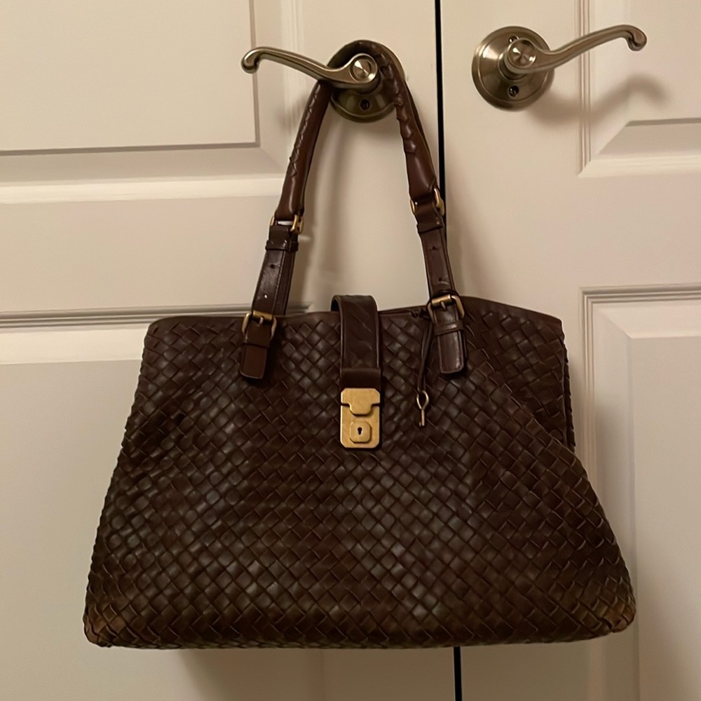 Bottega Veneta Roma Leather Handbag